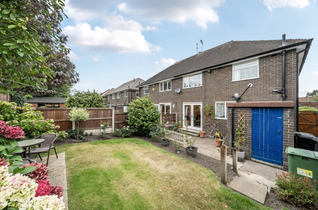 Rear Garden - 104 OLD MEADOW LANE - EweMove Sale