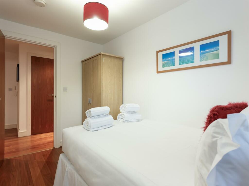 110 Orchard Plaza-1_2048_X_1536.jpg