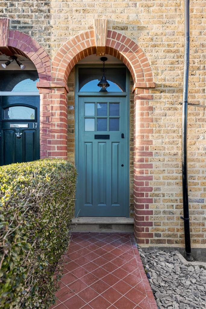 Pennant Terrace E17
