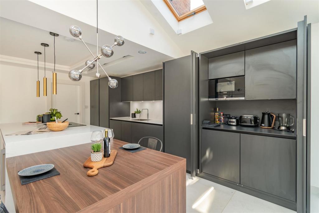 8496053-interior31.jpg