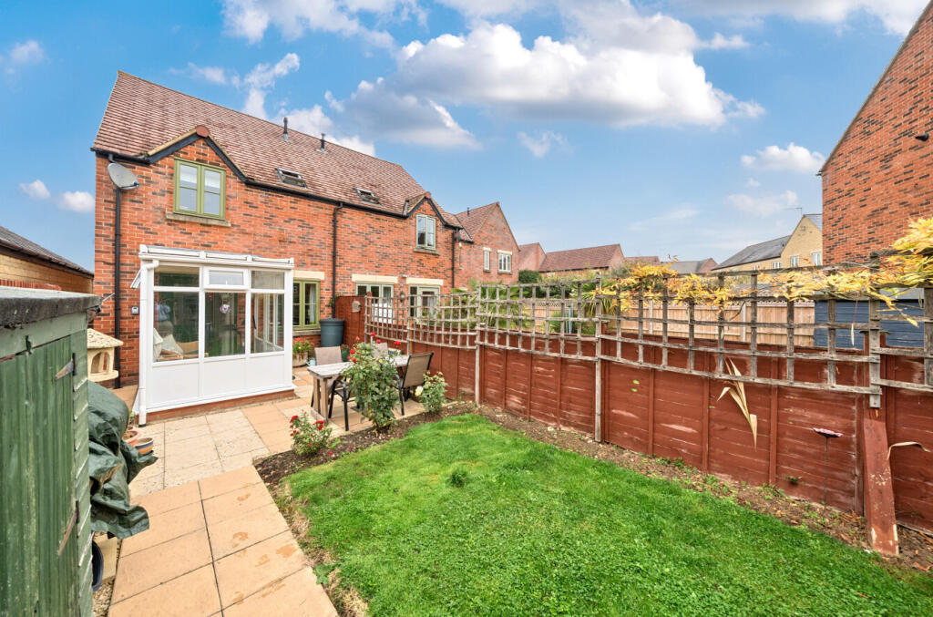 1353812-8-68de4db...