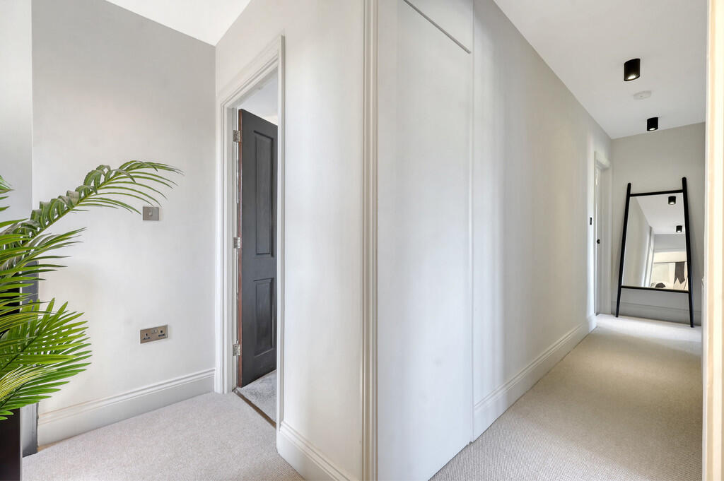 6 Winsford Garden...