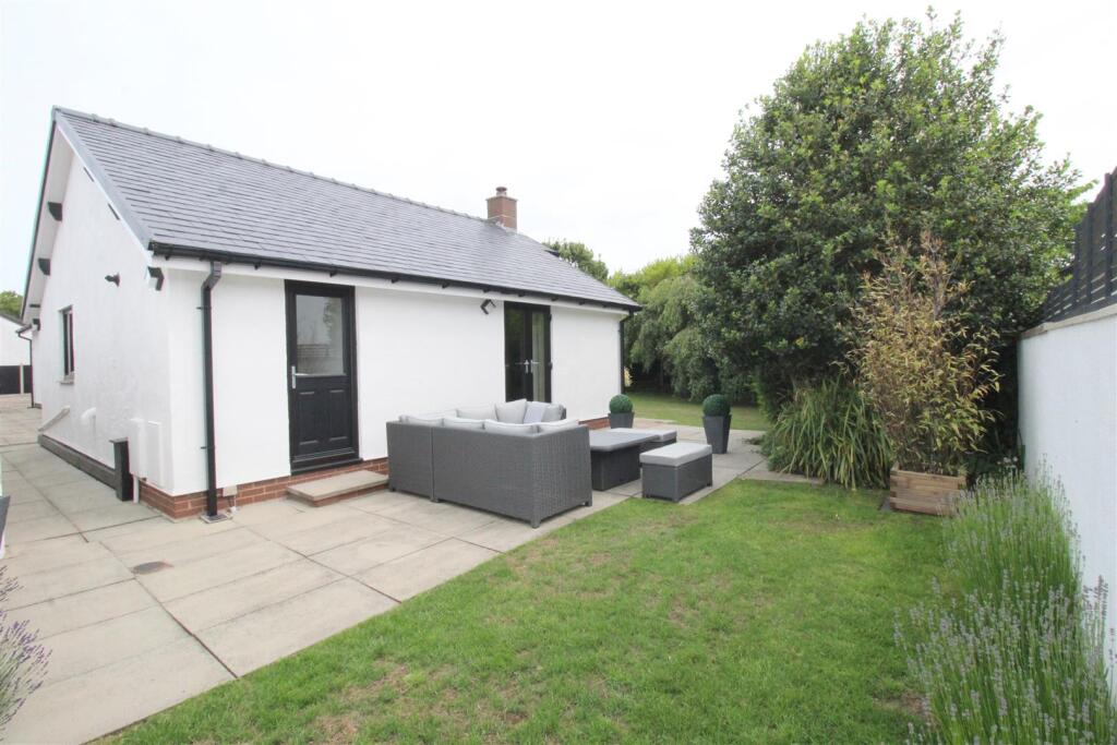 Fieldway, 4 Outside 2.JPG