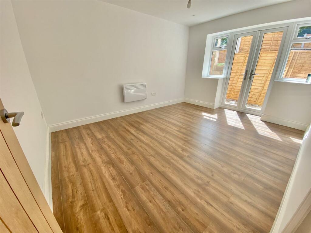 EXAMPLE LIVING ROOM