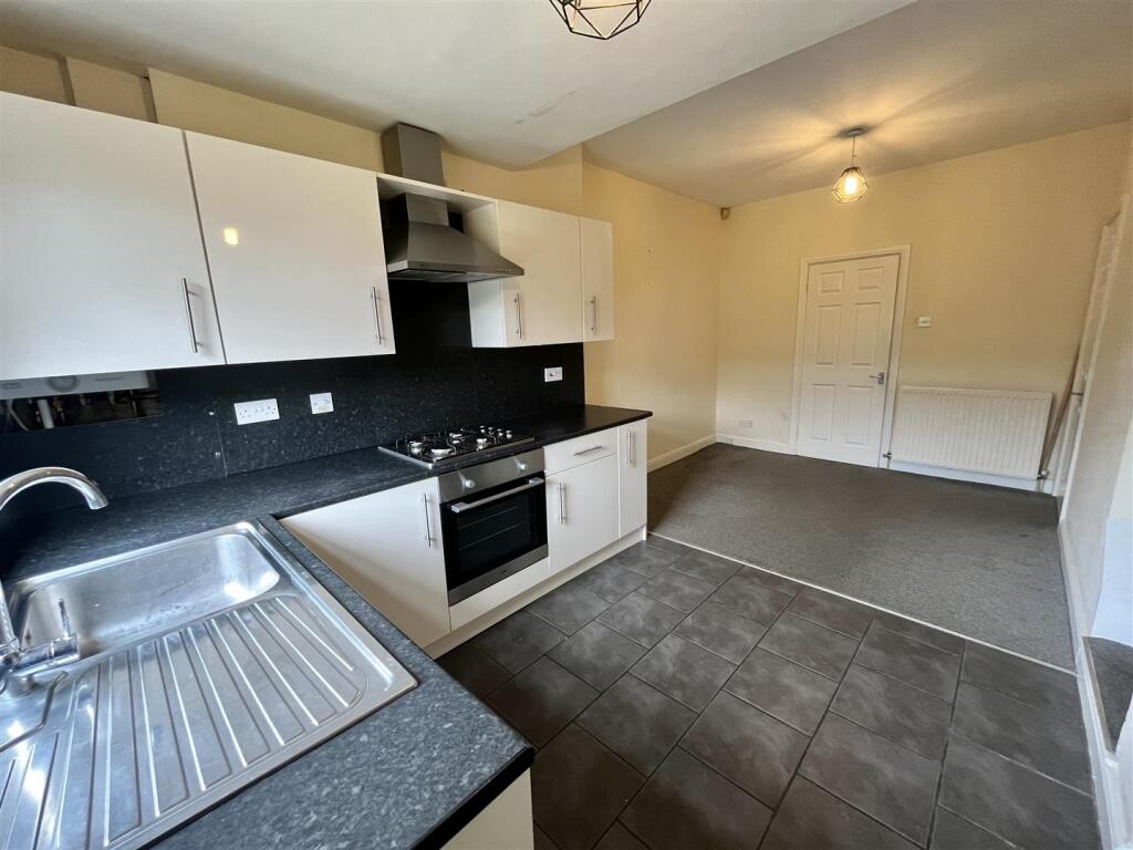 Open Plan Dining Room &amp; Kitchen