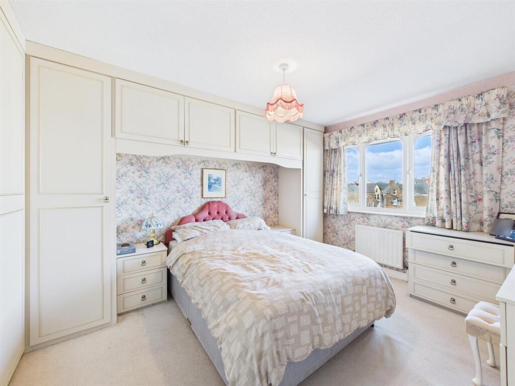 Bedroom: