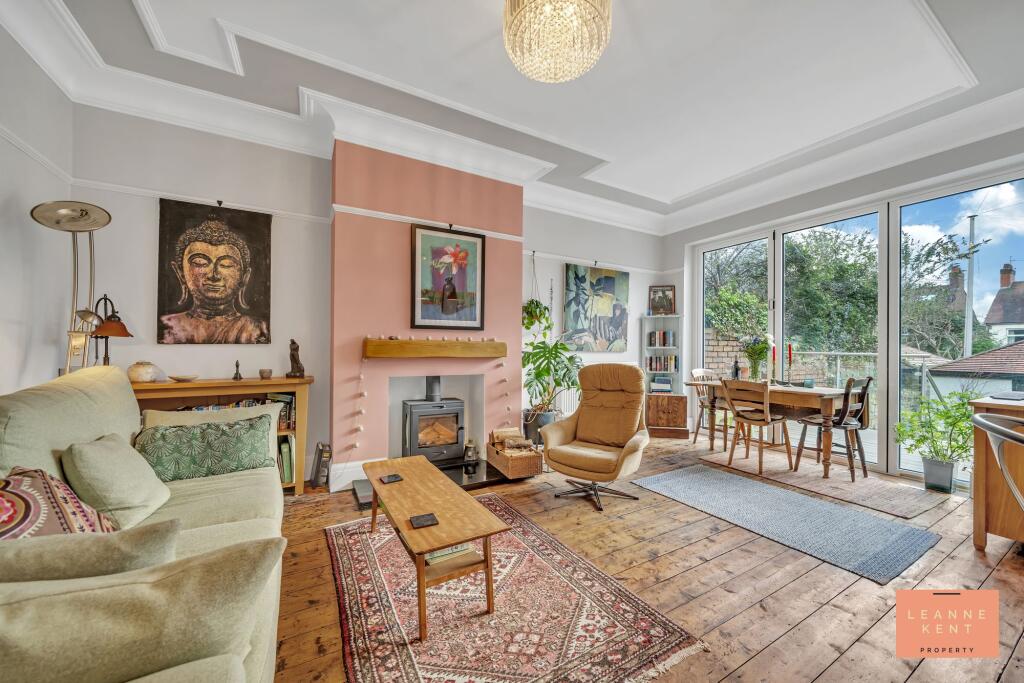 Kitchen Diner (Family Room)