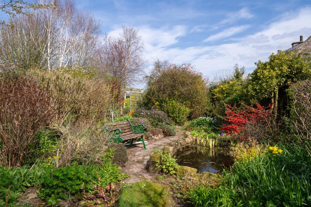 West Cottage Marlfield-39.jpg