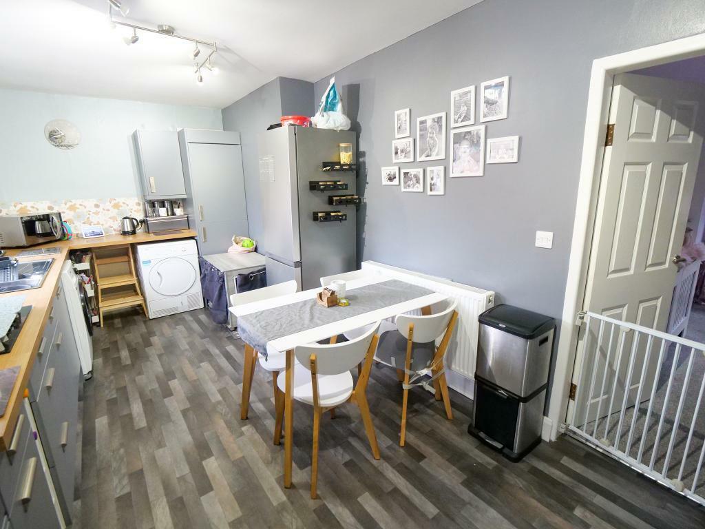 Kitchen Dual Aspect
