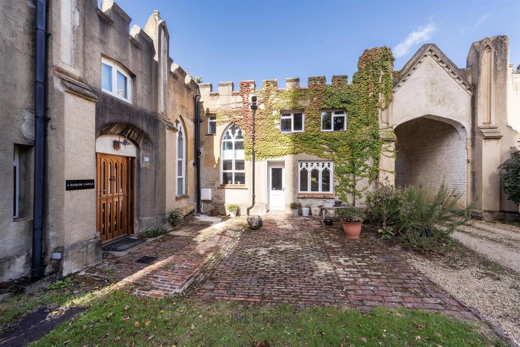 3 The Castle, TN11 0EG 004.jpg