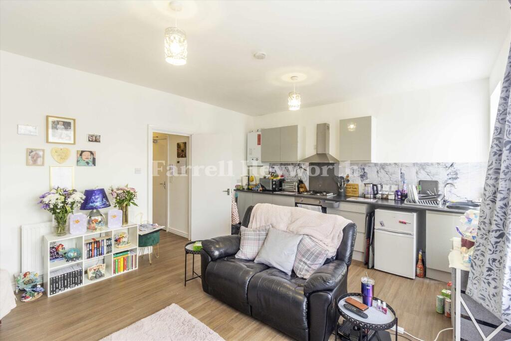 Flat 4 Lounge view 2