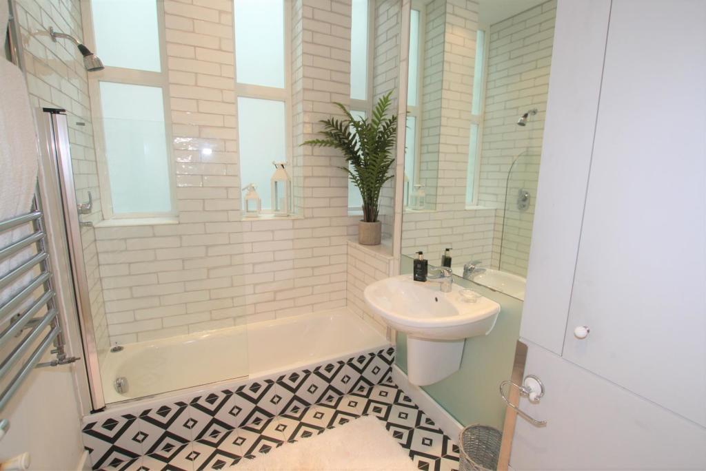 New Bath1.jpg