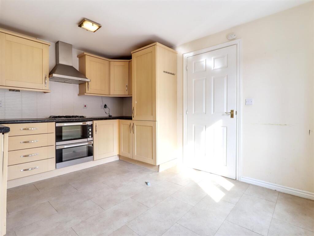 kitchen/dining room