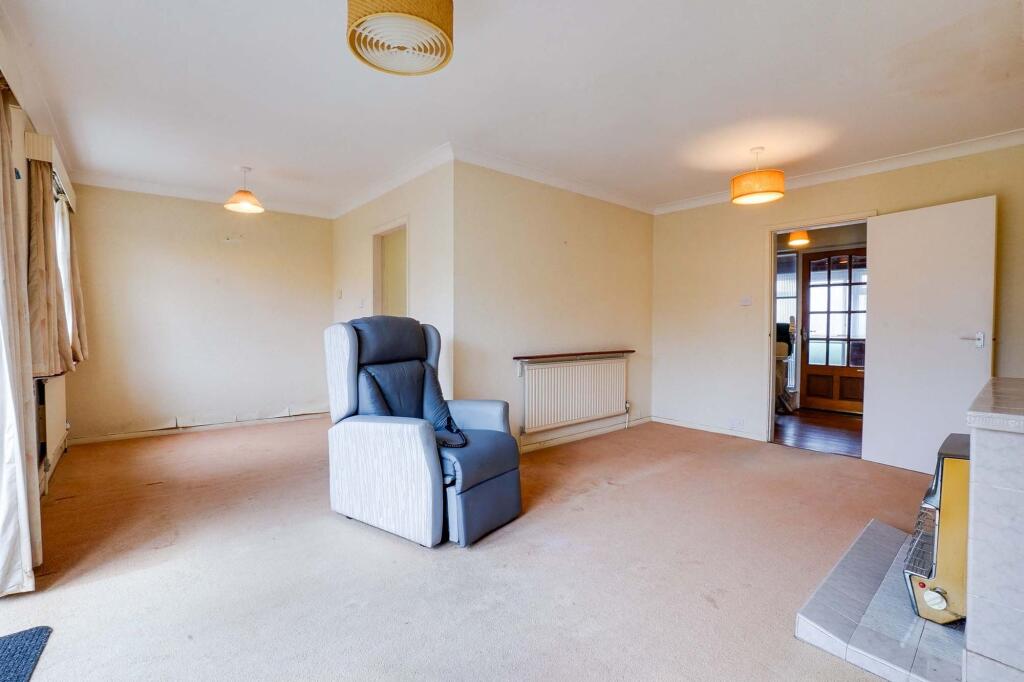 L-Shaped Lounge Diner