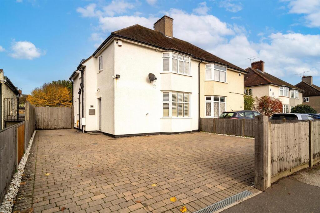St Albans Road East