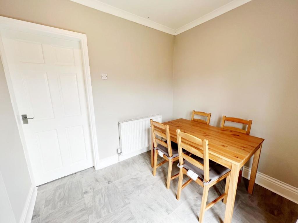 Dining Area 4.jpg