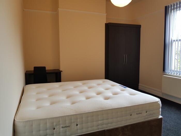 33 Bairstow Street - 7 Bed