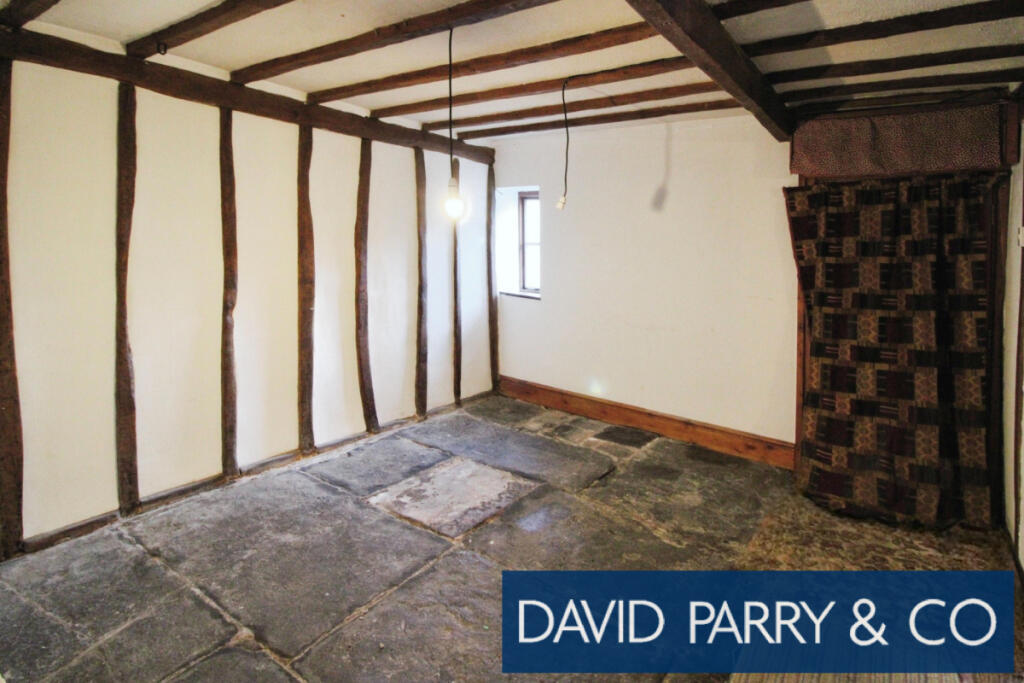 Character Mid Terrace Cottage