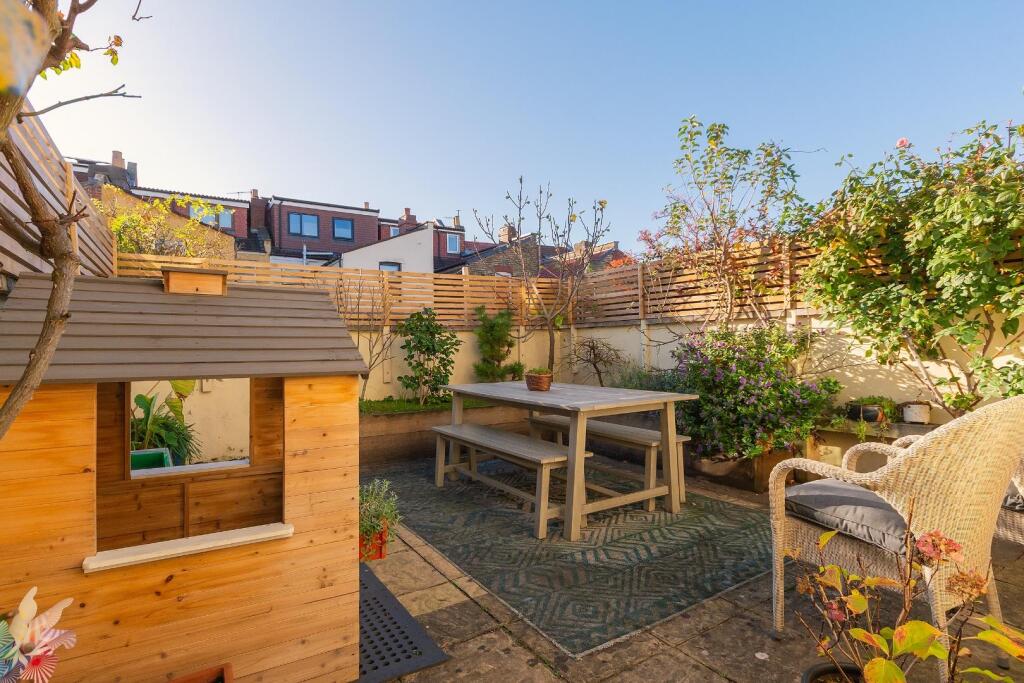 3B4RSV - External F.jpg