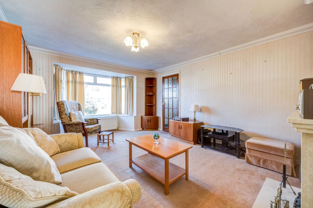 Spacious Sitting Room