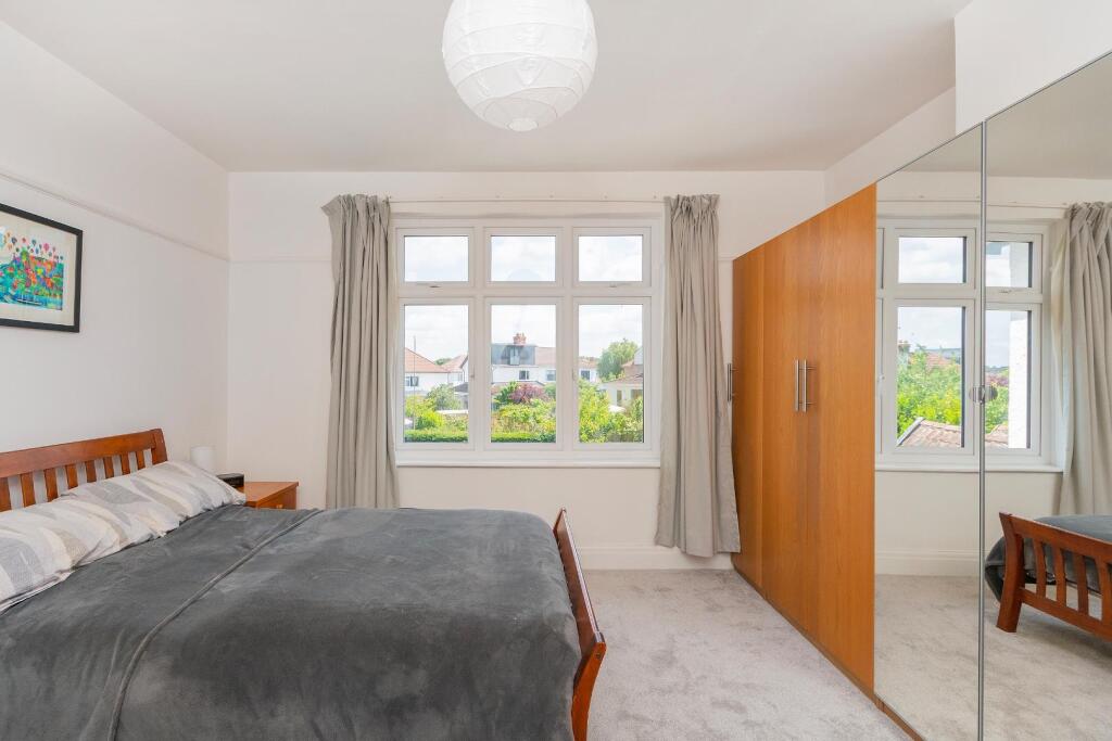 1H0V8HE - Bedroom B.jpg