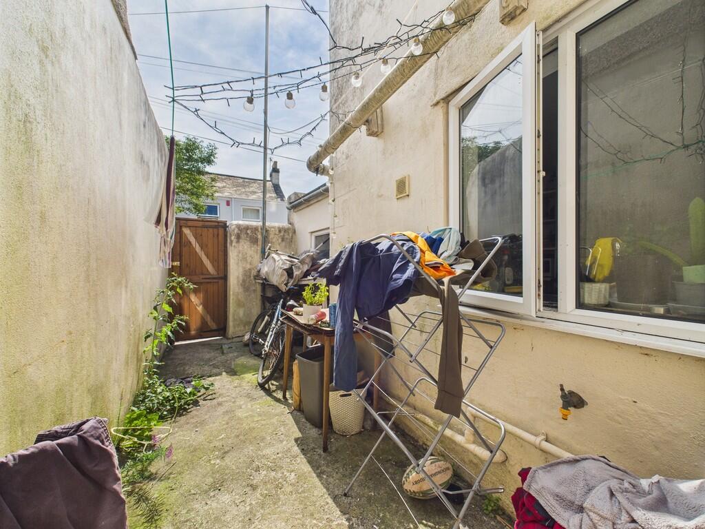 CAM02089G0-PR0499...