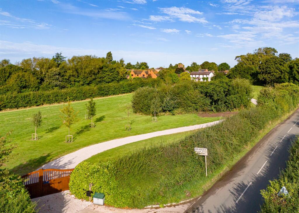 The Grove, Bradley-Drone-04.jpg