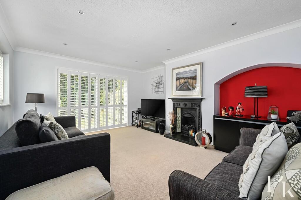 22 Hangleton Manor Close, BN3 (5).jpg