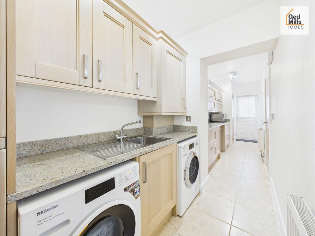 CAM04261G0-PR0083...