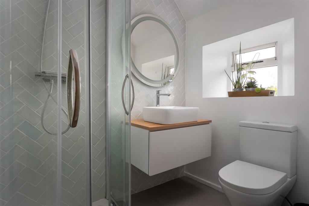 65 - 9-10 Sherborne - GL54 3DU - Web.jpg