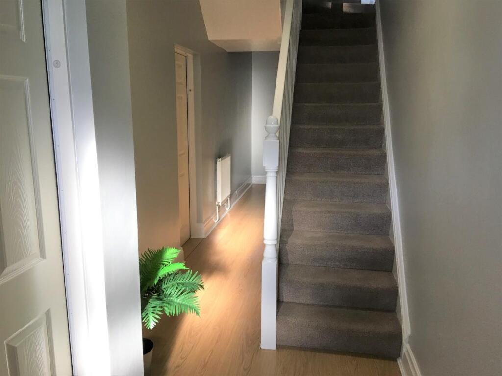 Hallway 18.JPG