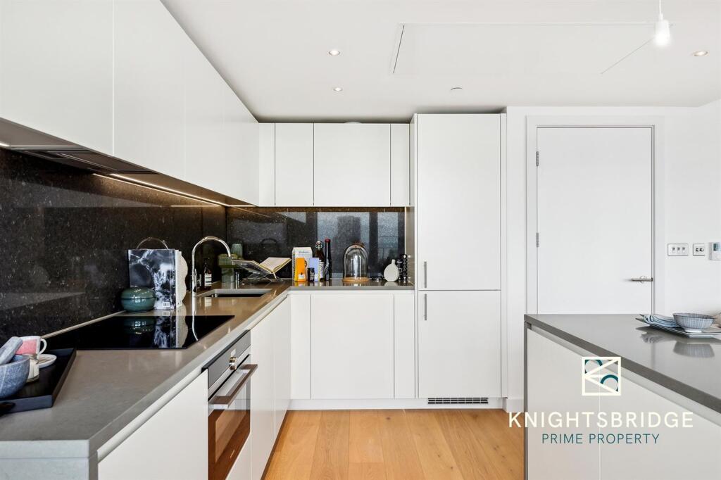 55-14 40 Landmark Square (18).jpg