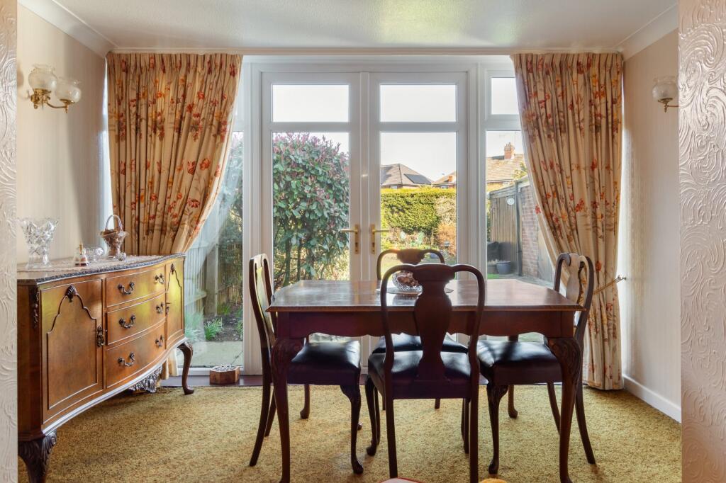Sitting/Dining Area