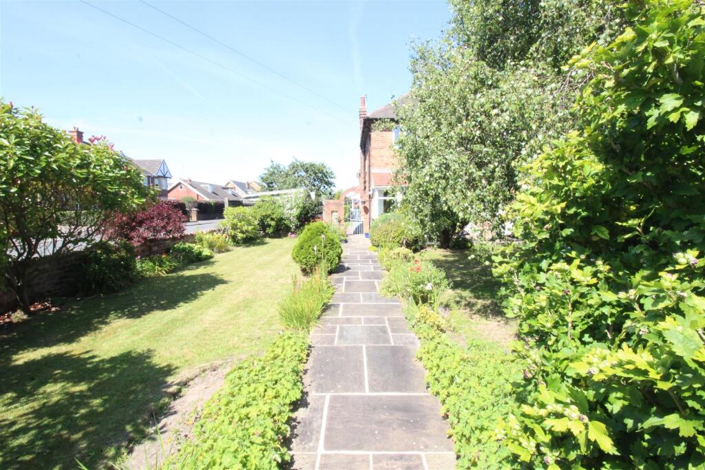 Fylde Rd, 29, pathway.JPG