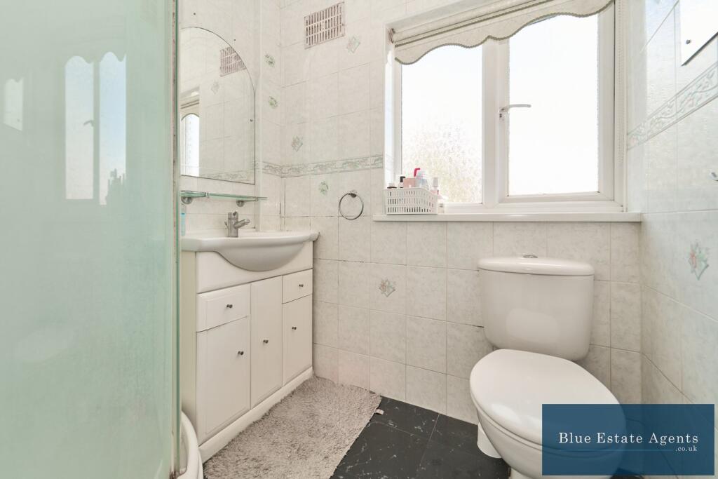 First Floor Shower Suite