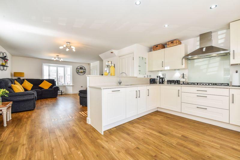 Kitchen/Diner/...