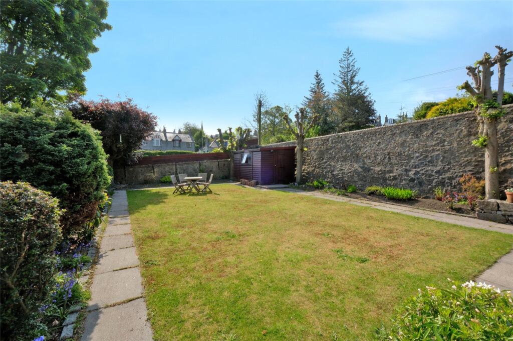 51 Albury Rd