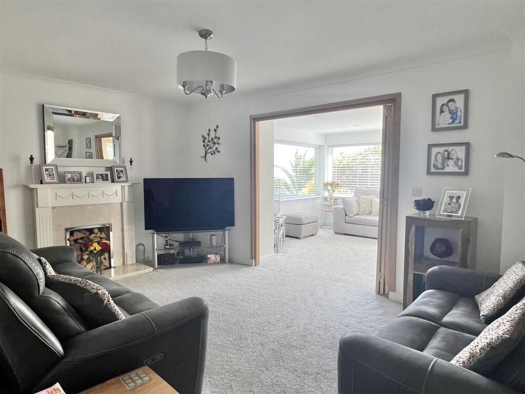 Extended Lounge/Family Room