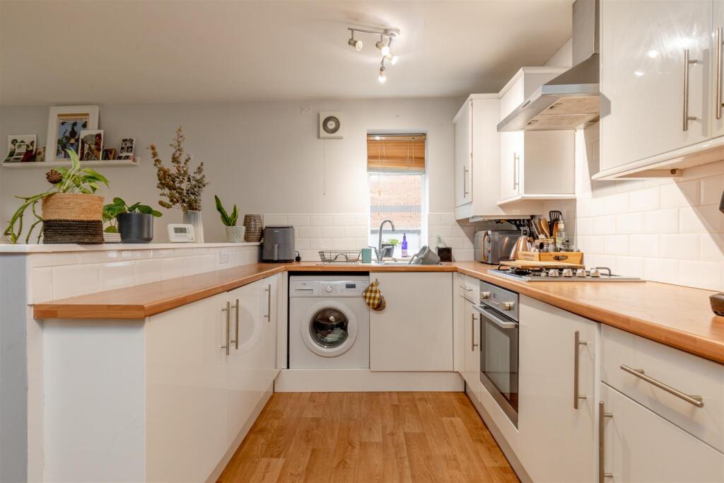 Lincombe Road, Downend Kitchen 3.jpg