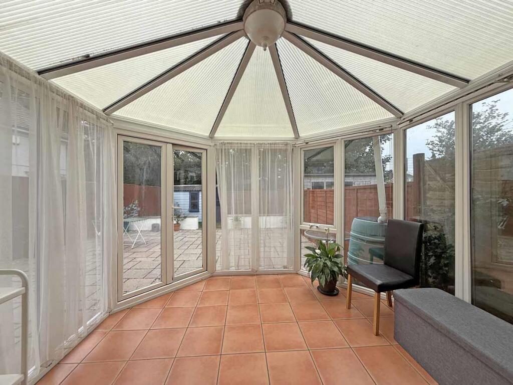 Cayley Way 39 - Conservatory.jpg