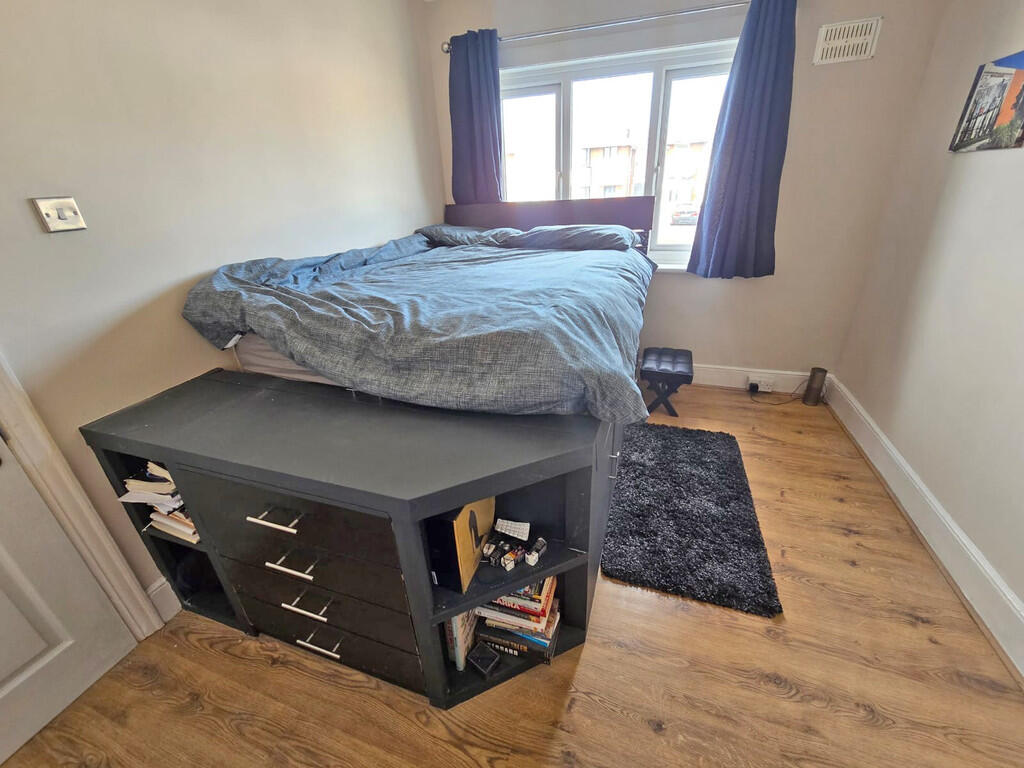 Second Bedroom (4...