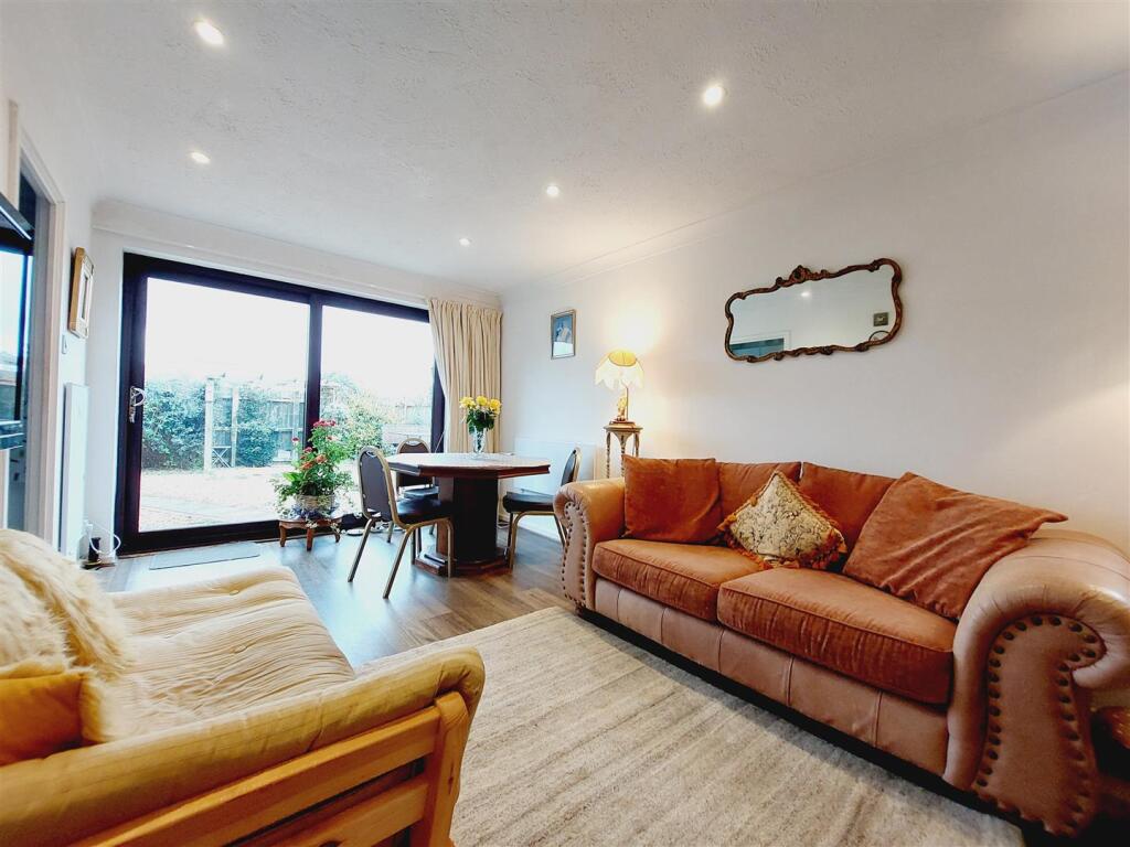 Living/Dining Room