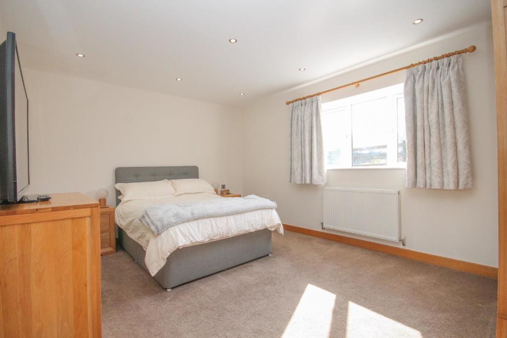 Bedroom (rear) ground floor
