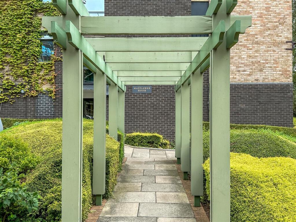 entrance.jpg
