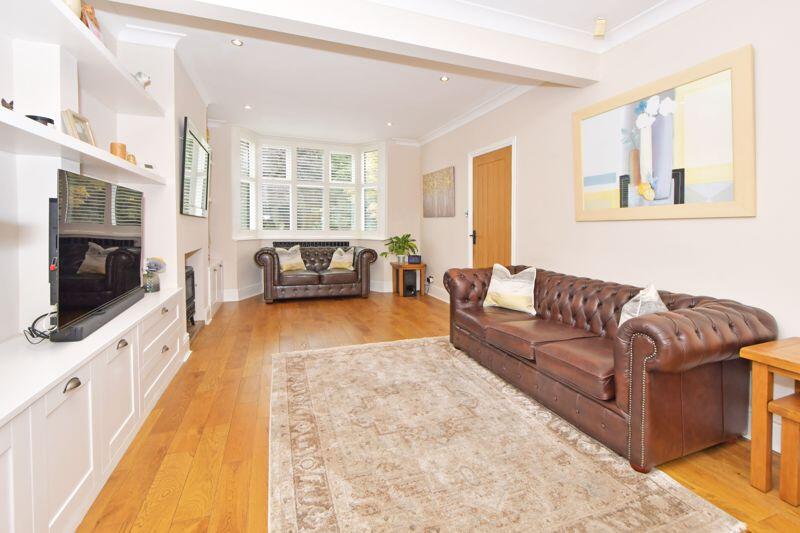 LOUNGE AREA