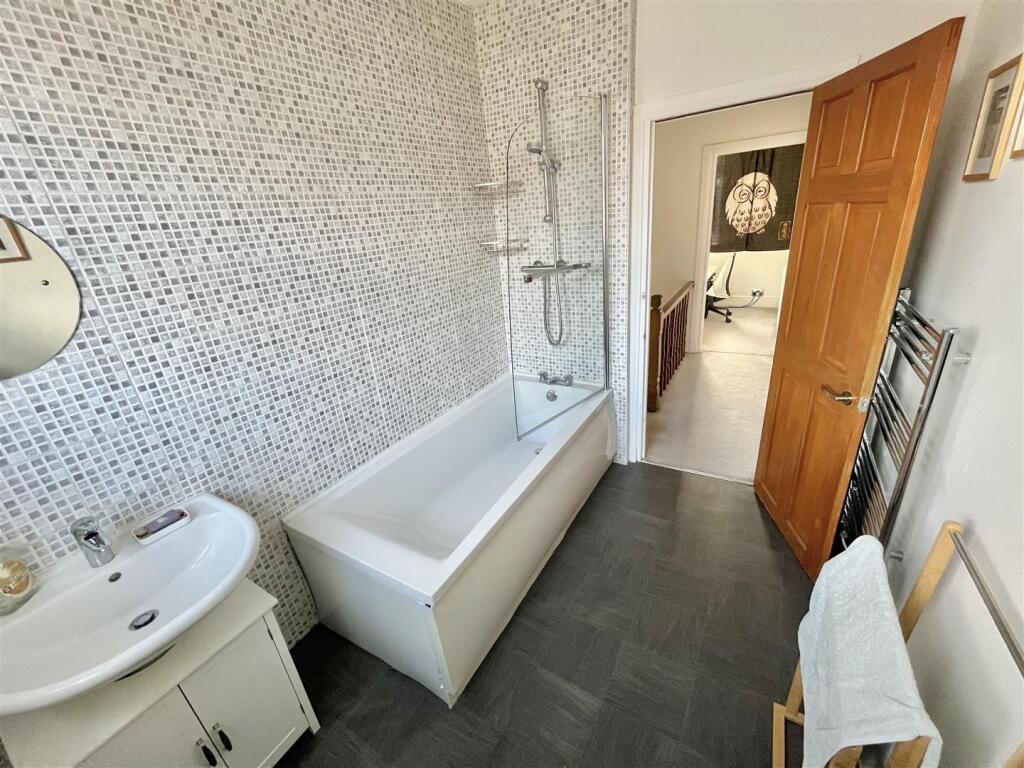 Bathroom Aspect 2