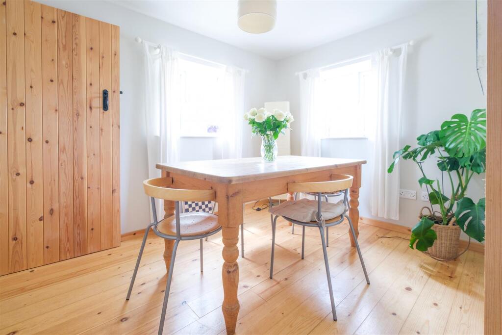 Parry Kenwyn Cottage Crafthole nPhotos-6.jpg