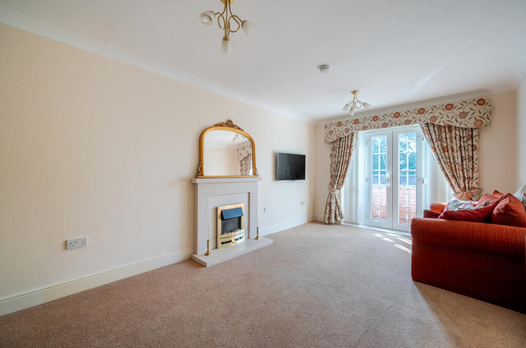 1358560-7-68da831...