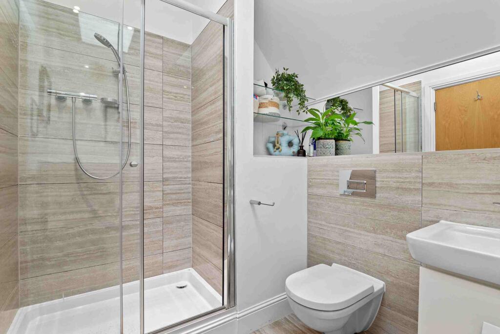 En-Suite Bathroom
