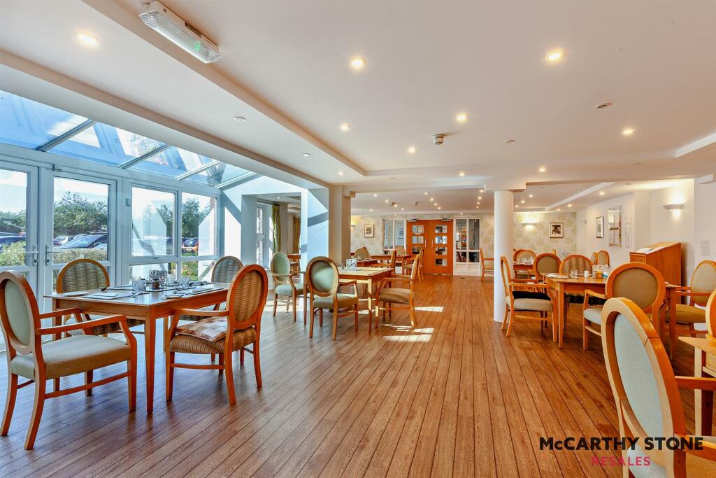 8620318-interior02-800.JPG